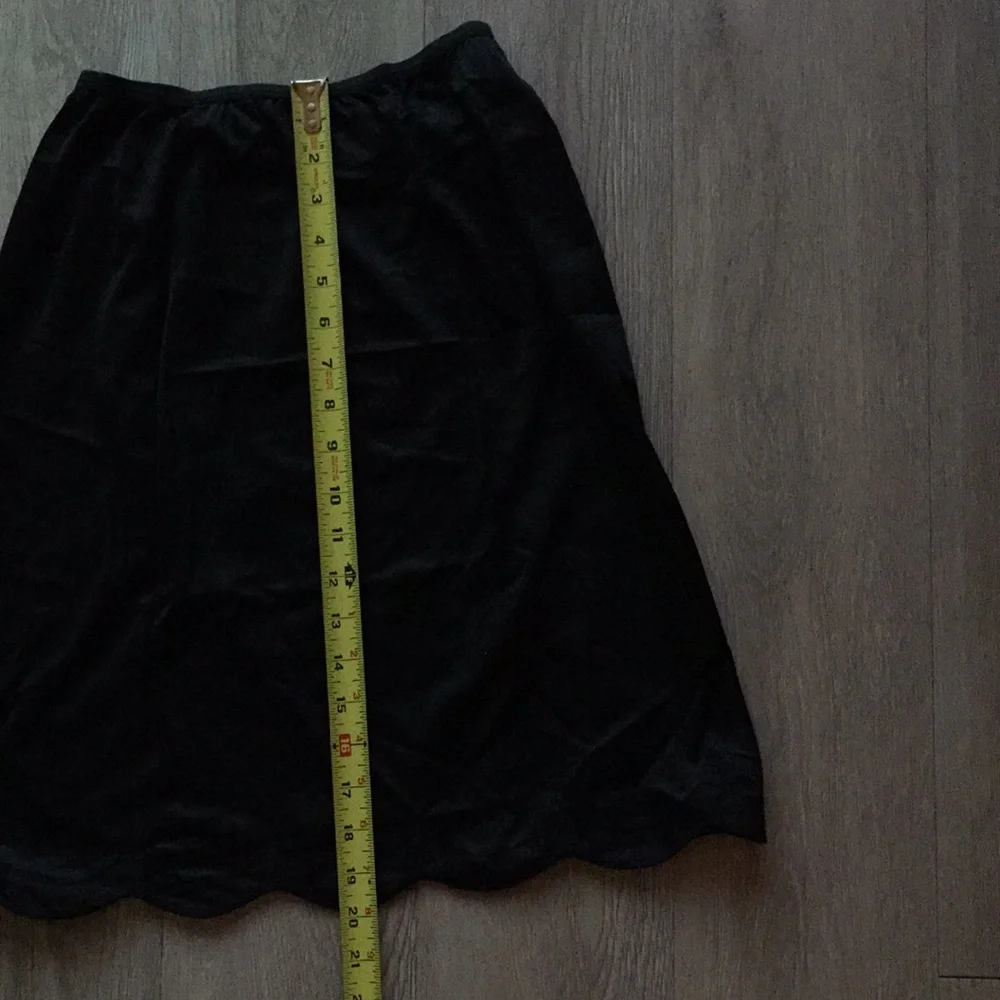 VINTAGE 50s slip black with scallop hem​ with see-through hem detail Y2K - Picture 6 of 11